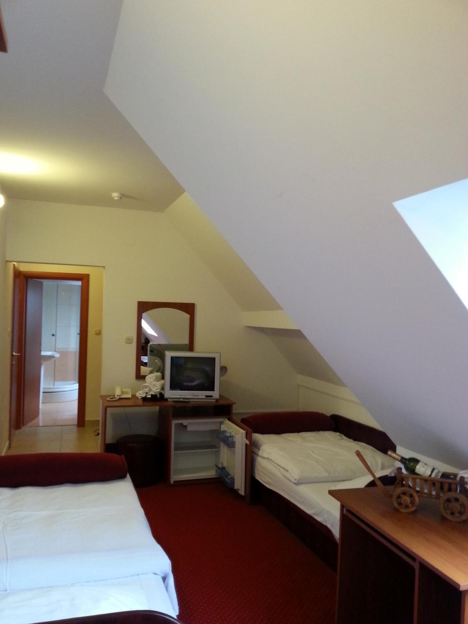 Hotel Mirni Kutak Otočac Cameră foto